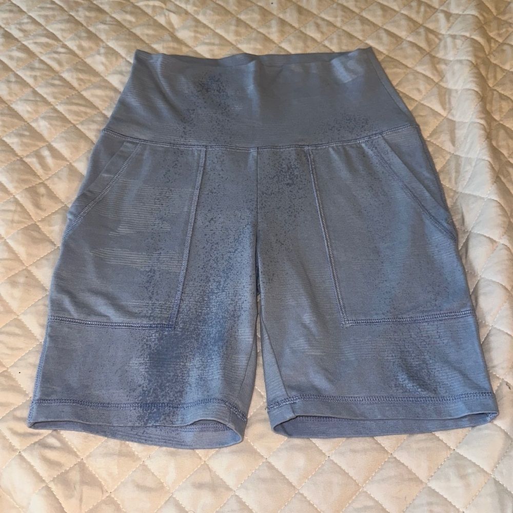 AERIE,chill play move, short leggings